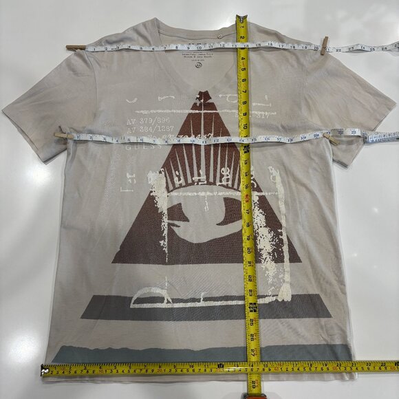 Guess XL Light Gray Colorful Triangle Cryptic Graphic Short Sleeve T Tee Shirt - Picture 5 of 7
